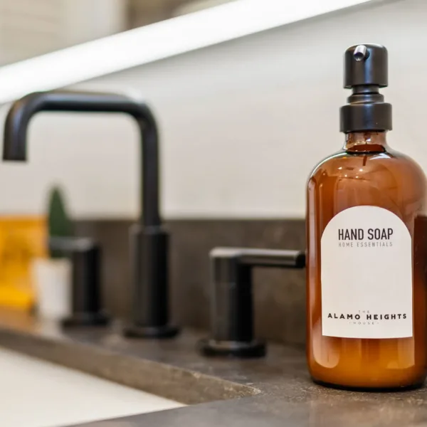 ShortTermRental_SanAntonio_147EEdgewoodPl_Soap